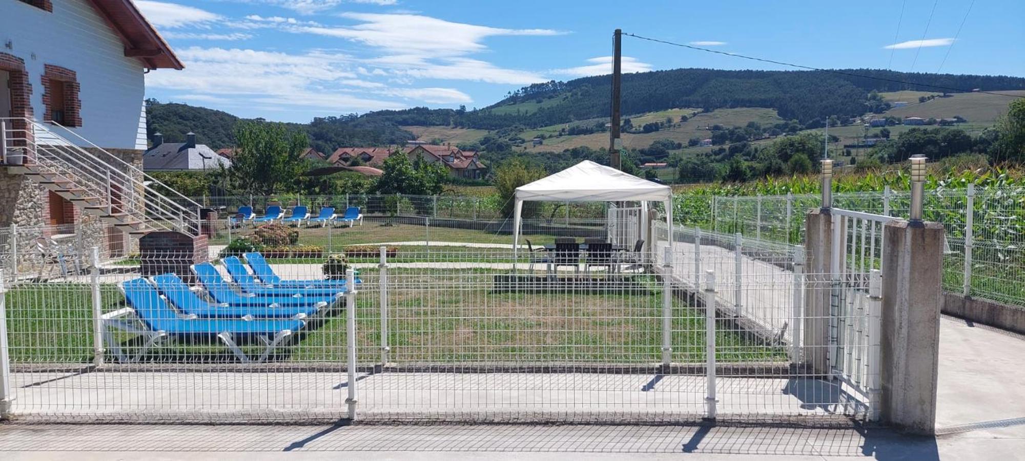 Apartamentos Turisticos El Ponton Arnuero Kültér fotó